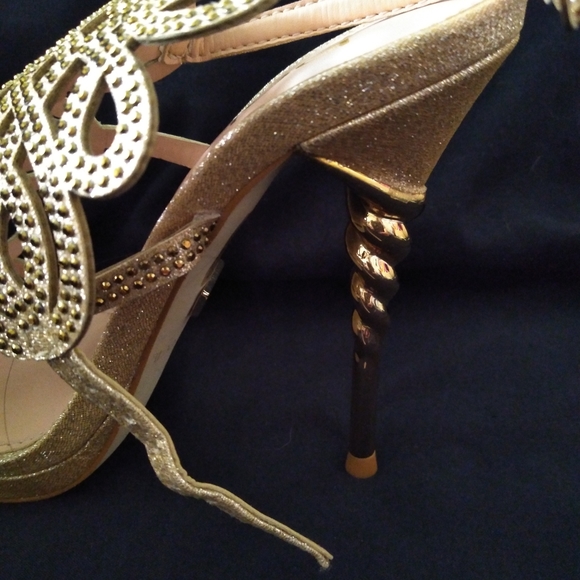 Bebe heels - Picture 3 of 3